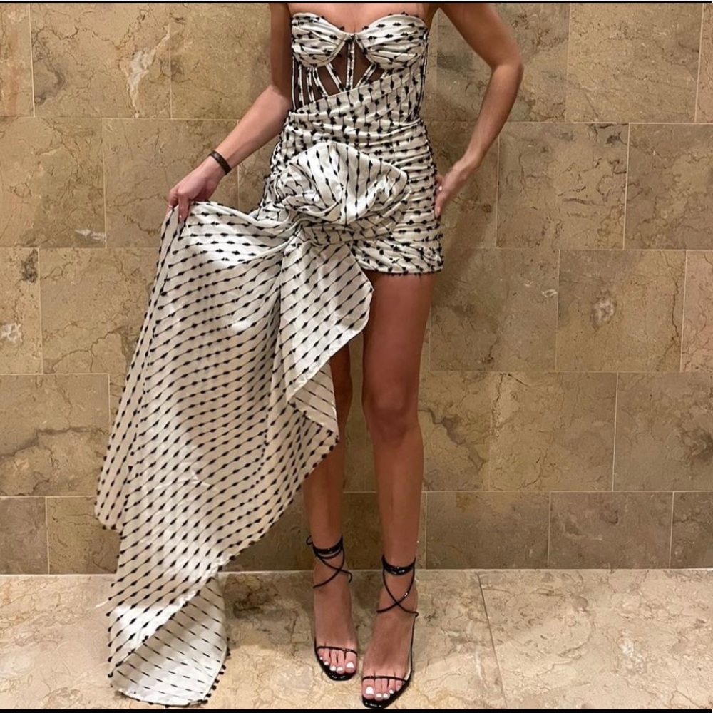 This dress is from ELIYA THE LABEL. Only has been worn once!!!